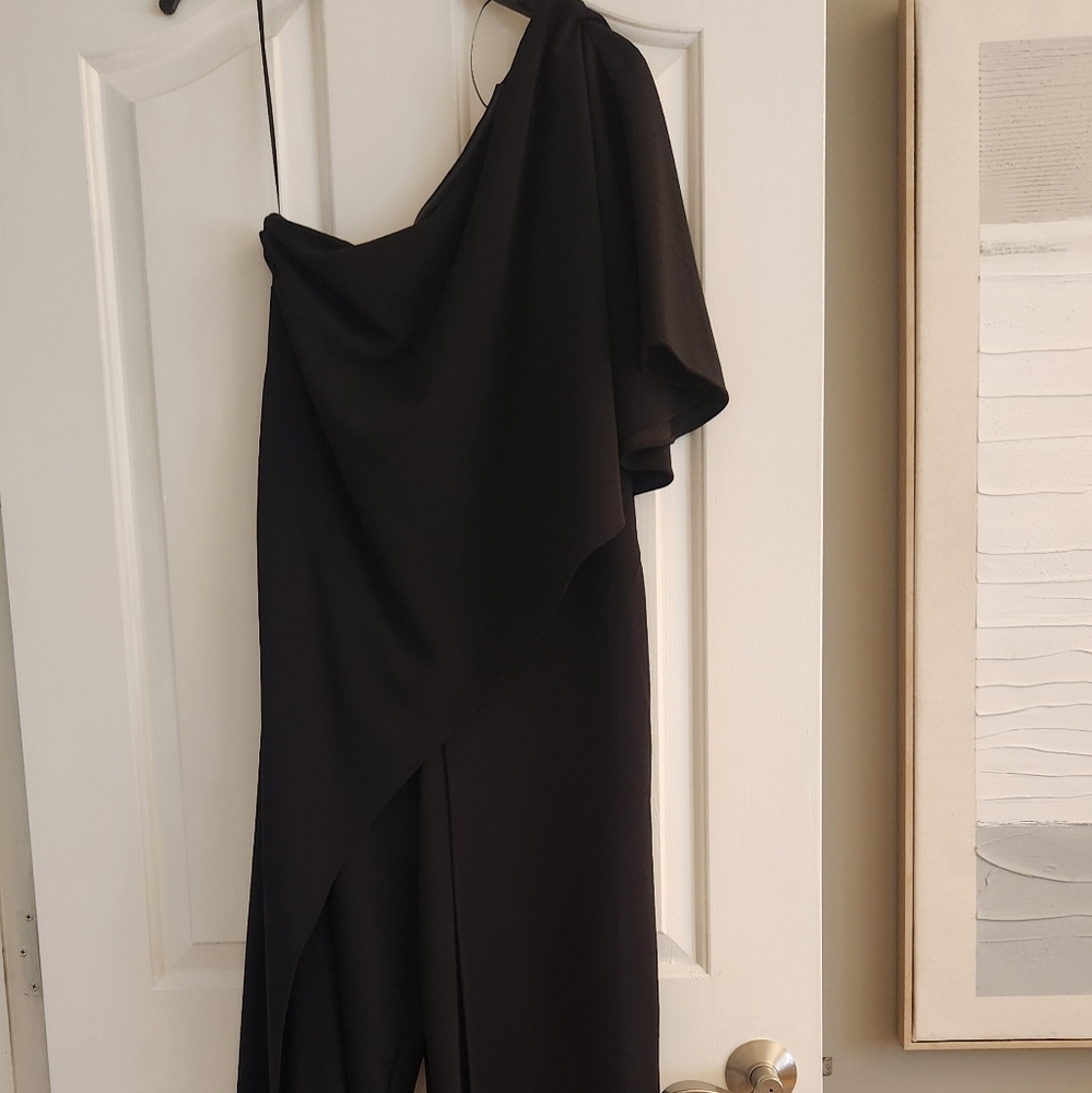 Elegant Black fluttered One-Shoulder Jumpsuit
